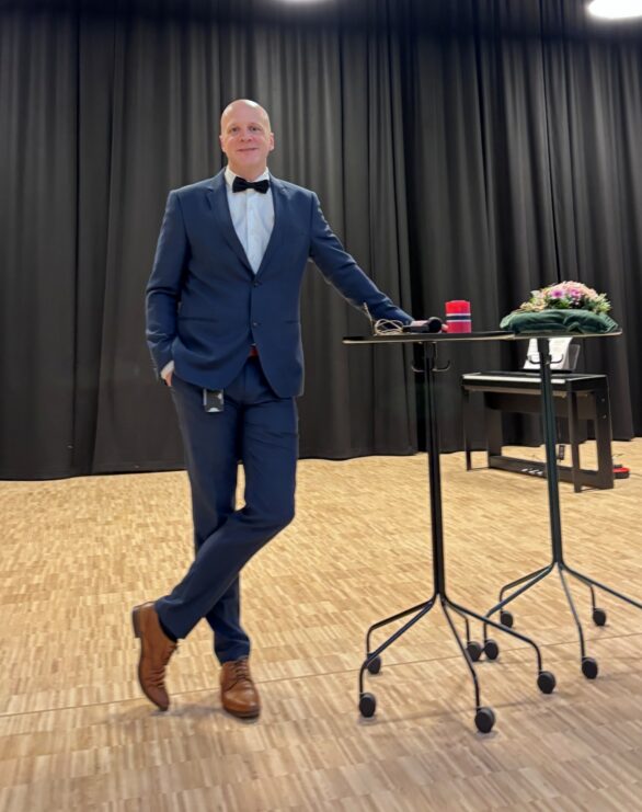 Stolt Rektor Jørgen Smørdal.